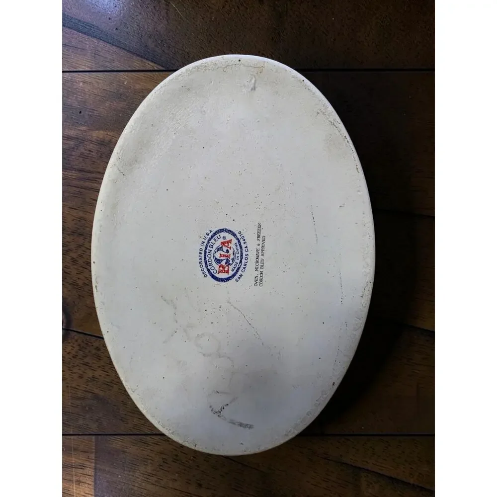 Caroline by BIA CORDON BLEU oval Covered Casserole Dish Floral